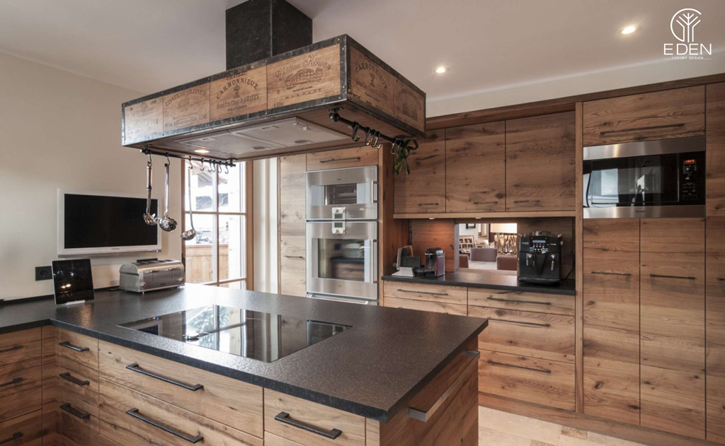 Phòng bếp sử dụng chất liệu gỗ cao cấp