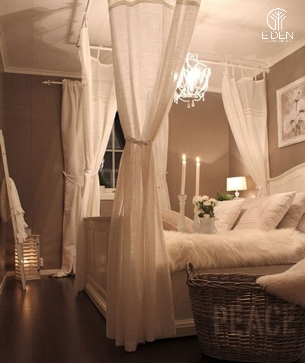 Có thể chọn tone màu trắng cho giường ngủ và kết hợp các họa tiết sao cho hài hòa phong cách Vintage
