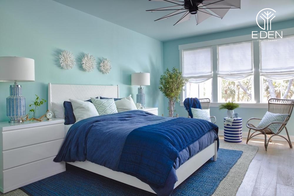 Sự năng động với nội thất đầy đủ tiện nghi qua căn phòng ngủ màu trắng kết hợp màu xanh