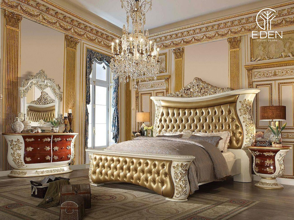 Những món đồ nội thất dùng trong thiết kế hoàng gia được lựa chọn một cách cẩn thận từ những ánh đèn phía trên cho đến các thảm trải sàn