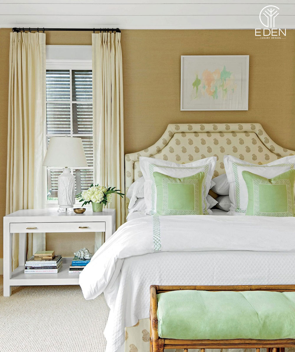 Phòng ngủ màu nâu nhạt kết hợp với xanh lá