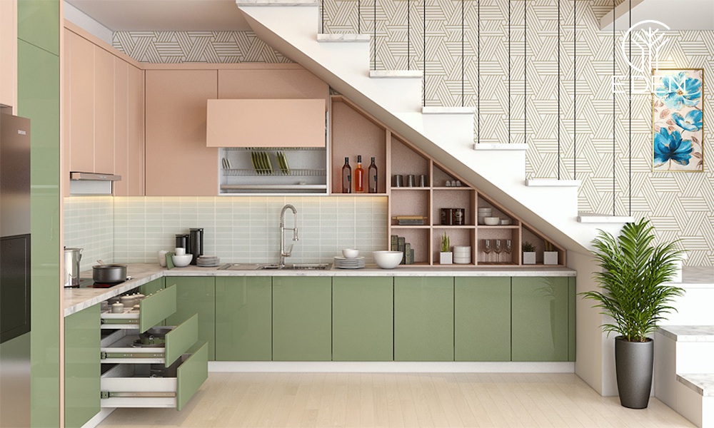 Tận dụng gầm cầu thang làm phòng bếp gọn gàng tiết kiệm không gian