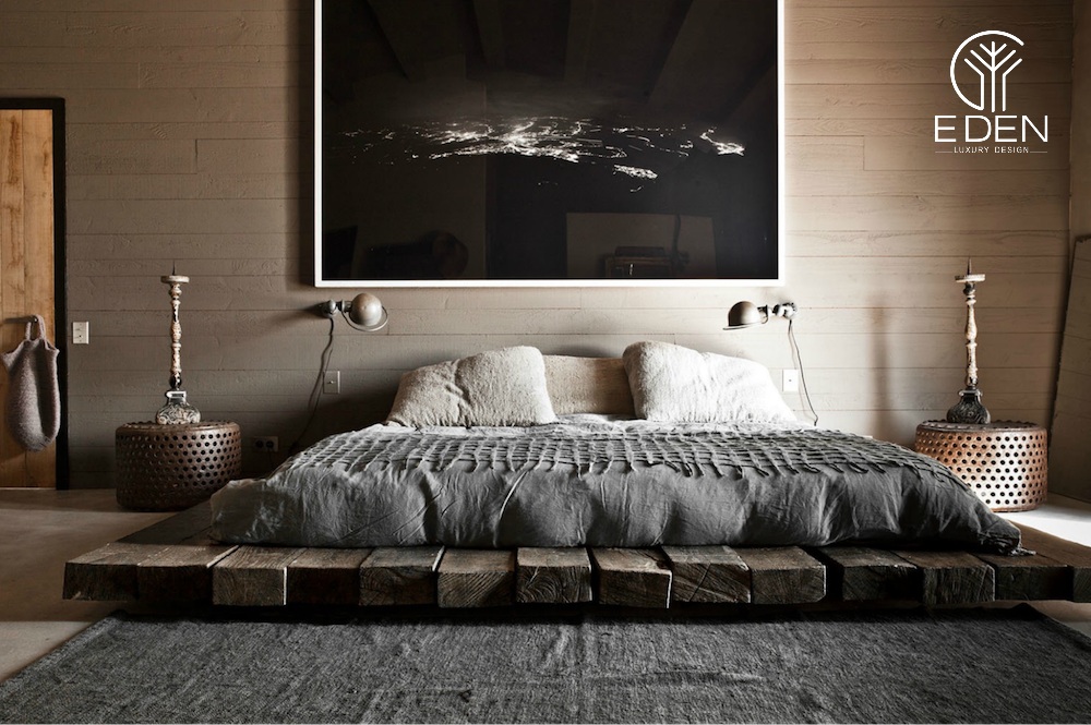 Tông màu trầm ấm kết hợp với sự độc đáo của nội thất mang lại vẻ đẹp mới lạ cho phòng ngủ
