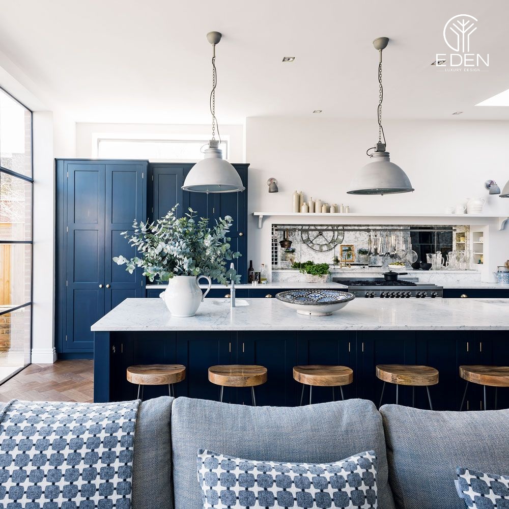 Ghi xám kết hợp xanh dương trong thiết kế phòng khách liền bếp 20m2