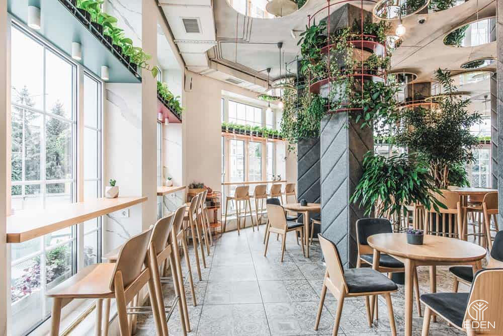 Thiết kế quán cafe ngang 4m kết hợp nhiều cây xanh hình 2