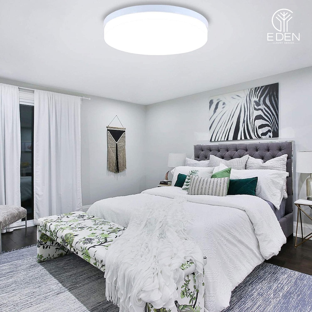 Đèn trang trí phòng ngủ có thiết kế hài hòa với không gian tổng thể của căn phòng