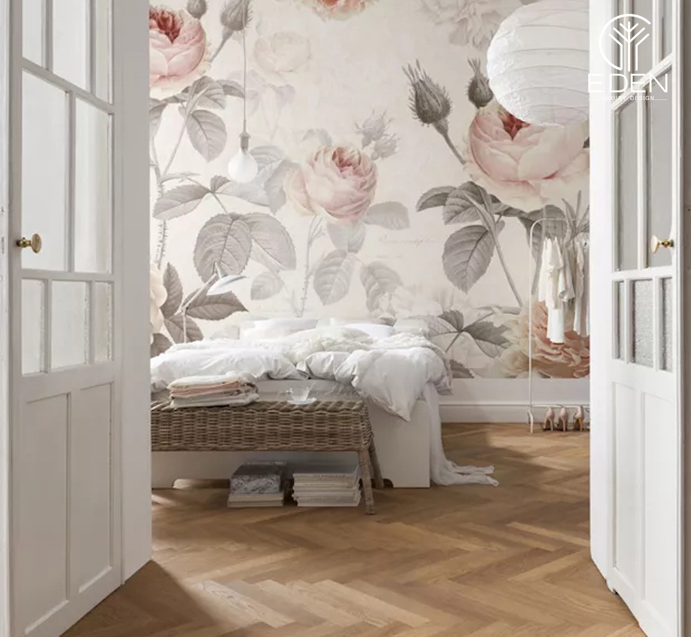 Giấy dán tường phòng ngủ cao cấp với họa tiết hoa hồng cổ điển