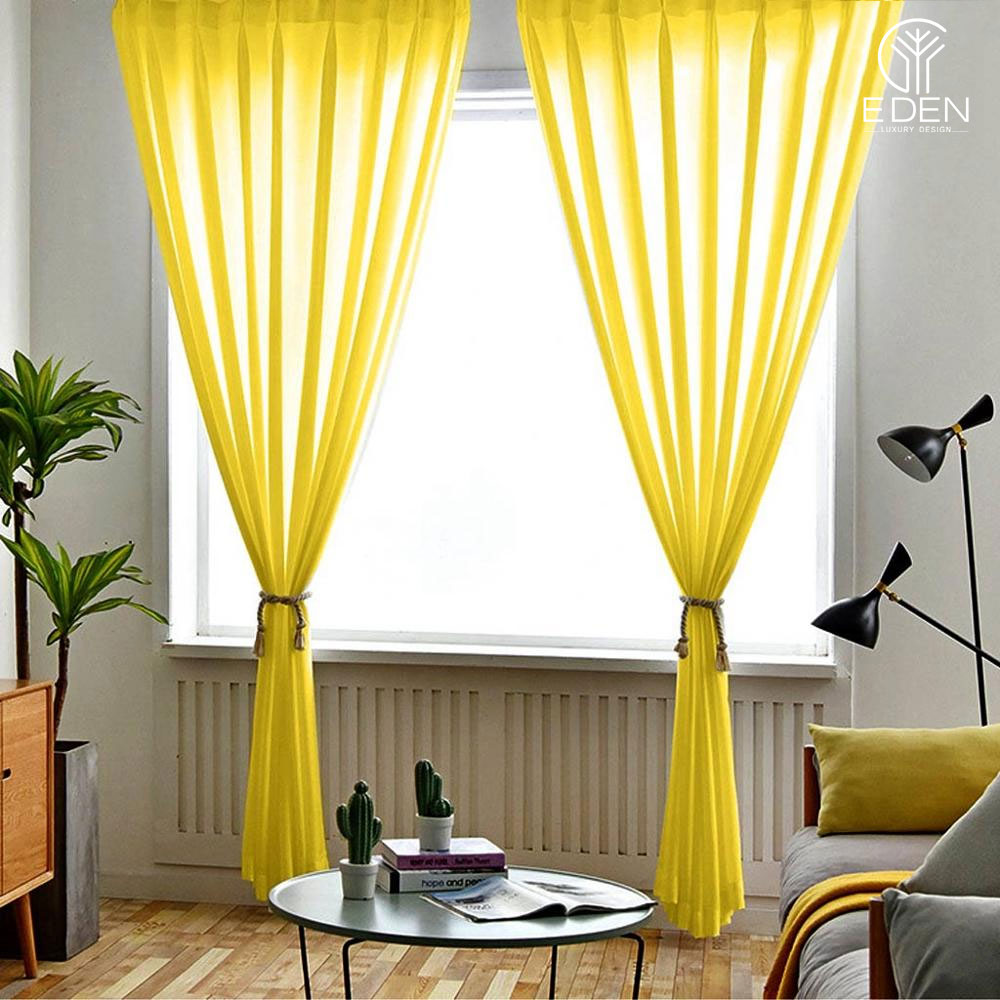 Rèm cửa sổ màu vàng phù hợp với người mệnh Thổ