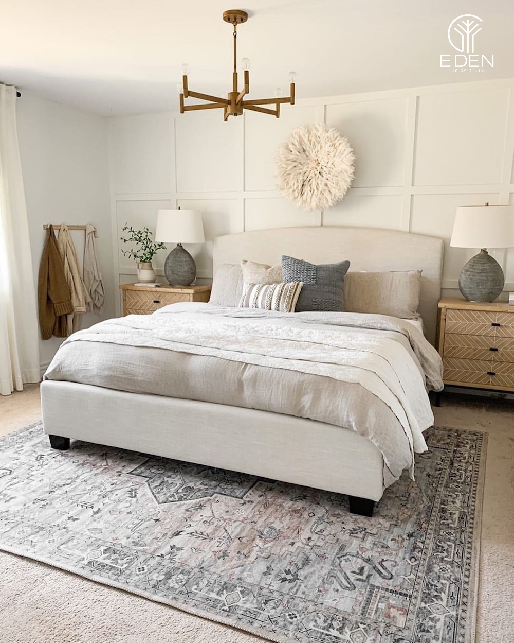 Mẫu thảm hoa văn độc lạ làm điểm nhấn cho phòng ngủ phong cách tối giản