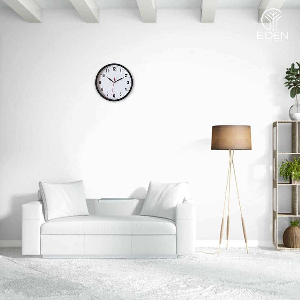 Đồng hồ trang trí phòng khách giúp bức tường không còn đơn điệu