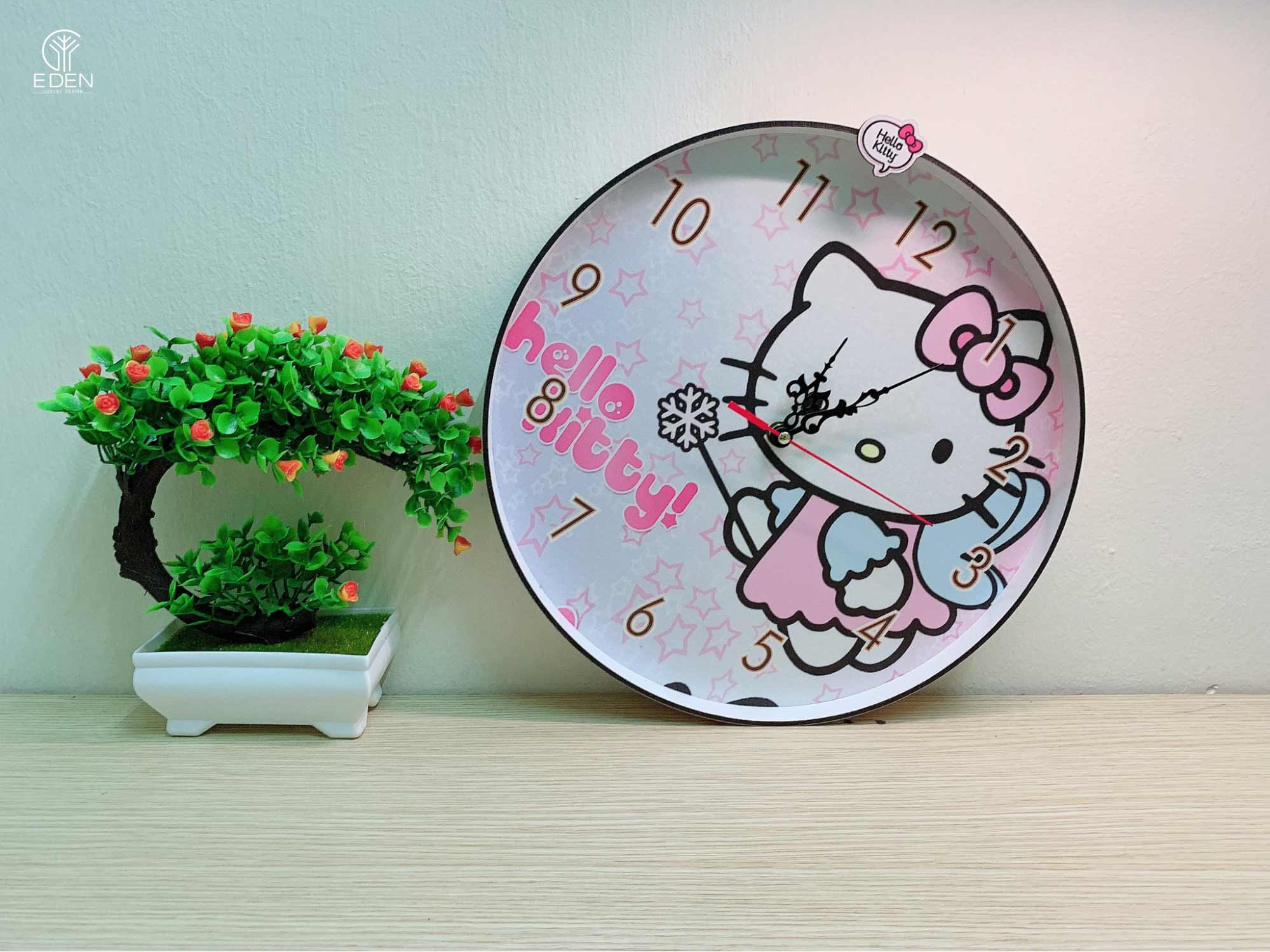 Đồng hồ bố trí phòng ngủ Hello Kitty