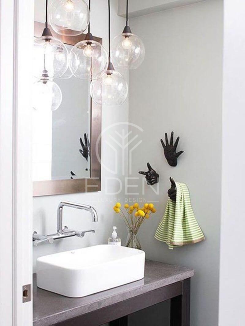 Đèn phòng tắm đẹp làm bằng thủy tinh với kiểu dáng bầu dục mới lạ