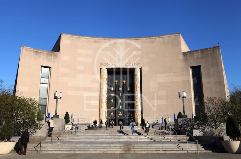 Các đường nét mềm mại, hình dạng hình học và các họa tiết hình khối, Bảo tàng Brooklyn thể hiện phong cách Art Deco tinh tế