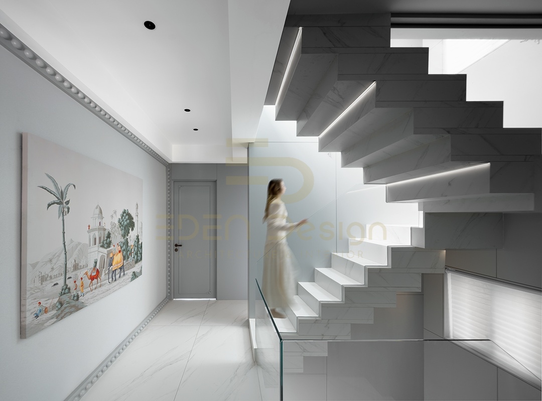 Thiết kế cầu thang đẹp bằng vách kính tạo sự sang trọng cho căn nhà