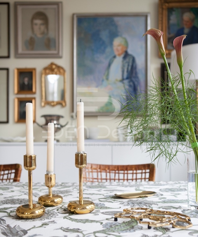 Nến “Nampula” của Iittala tỏa ra ánh sáng lung linh trên bàn ăn