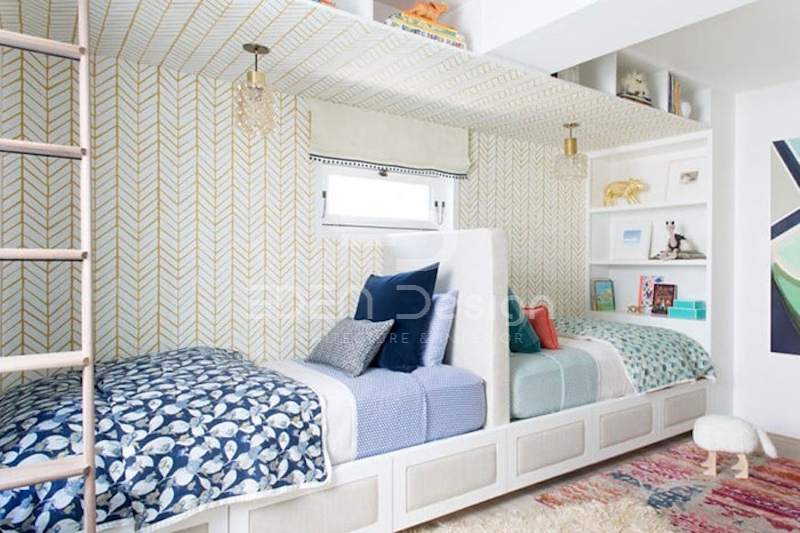 Phòng ngủ đôi với 2 giường đối diện cùng một phong cách nhưng khác tone màu phù hợp với cá tính của mỗi bé
