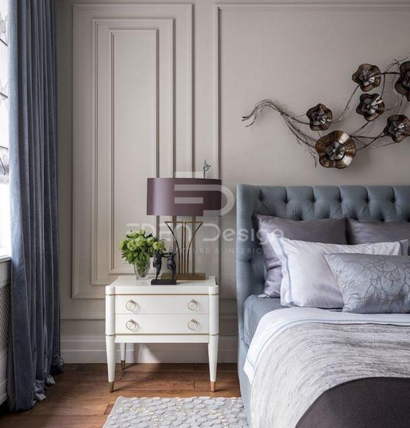 Phòng ngủ nhỏ phong cách cổ điển dùng gam màu trung tính phù hợp với nhiều đối tượng