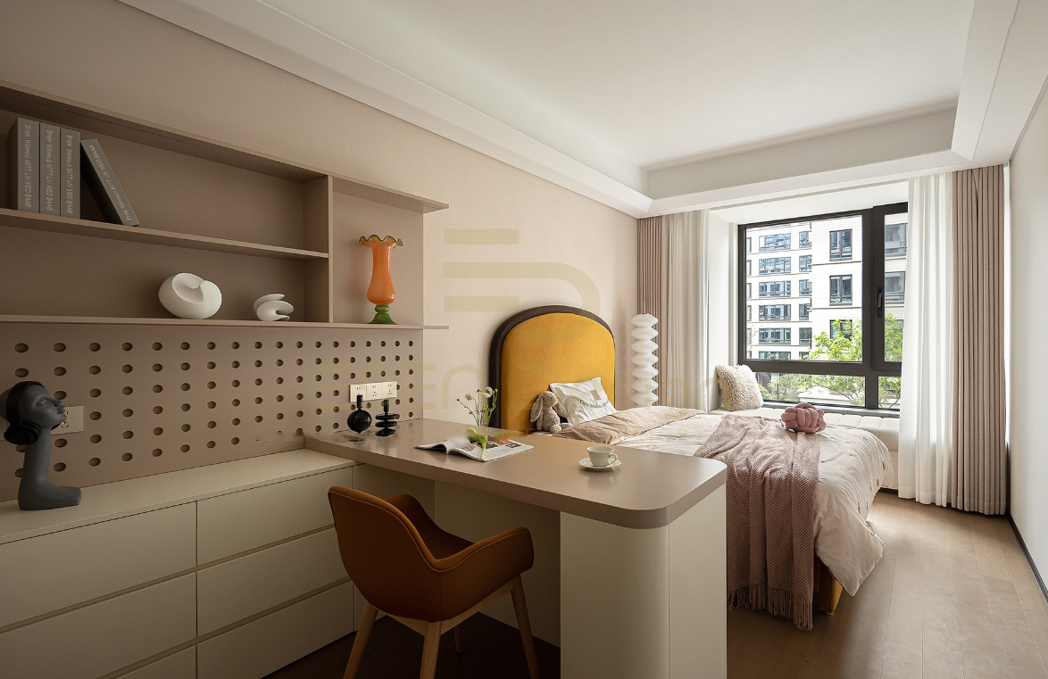 Thiết kế căn hộ tiện nghi với phòng ngủ kết hợp bàn làm việc