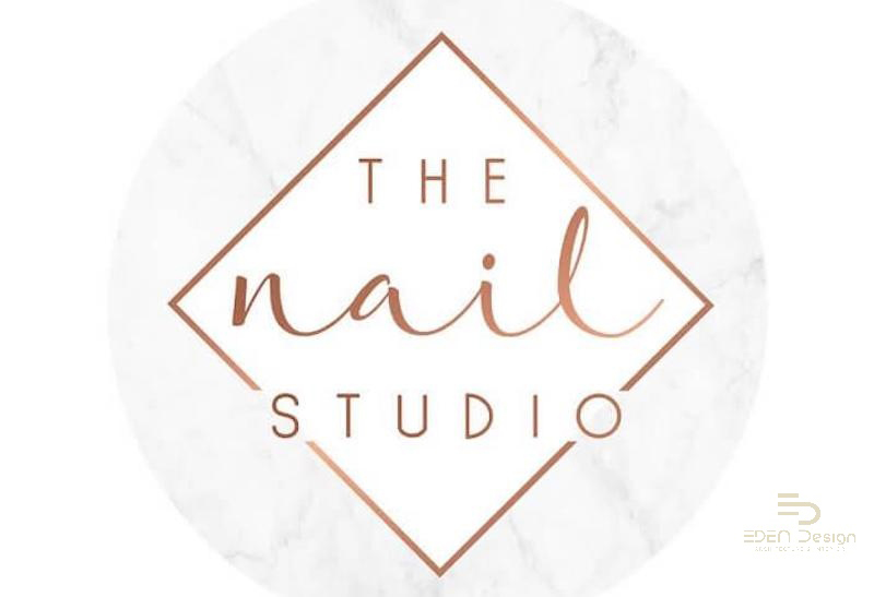 Thiết kế logo tiệm Nail kết hợp 2 phông chữ viết tay và hiện đại