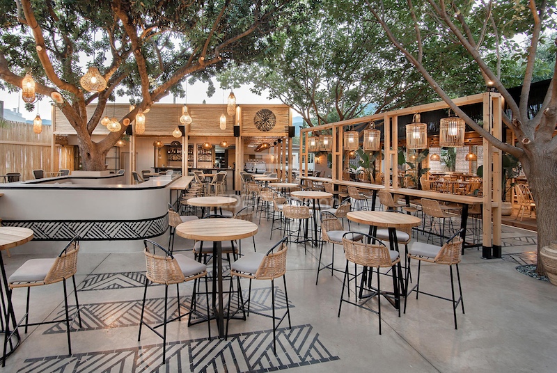 Thiết kế quán cafe không vách ngăn tạo nên không gian chung rộng rãi