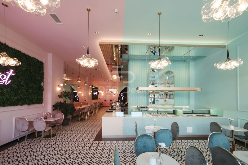 Thiết kế quán cafe mặt tiền 10m phối màu xanh và màu hồng pastel