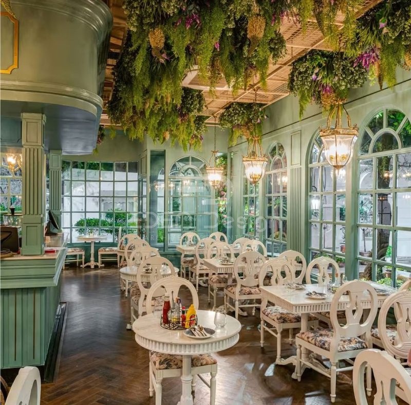 Cafe de Flore nằm ở trung tâm Paris nhưng lại theo đuổi phong cách Địa Trung Hải