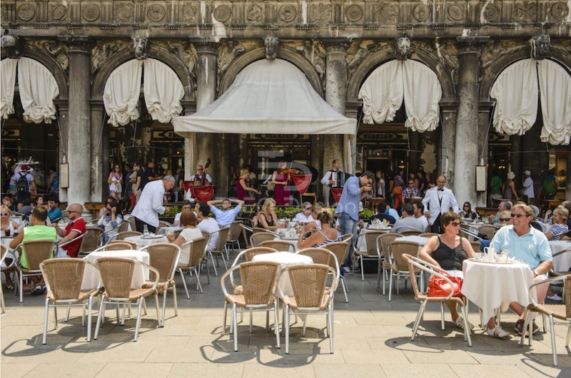Caffè Florian là quán cafe theo phong cách Địa Trung Hải lâu đời nhất ở Italy