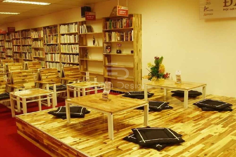 Quán cafe sách lựa chọn gỗ là vật liệu nội thất chính
