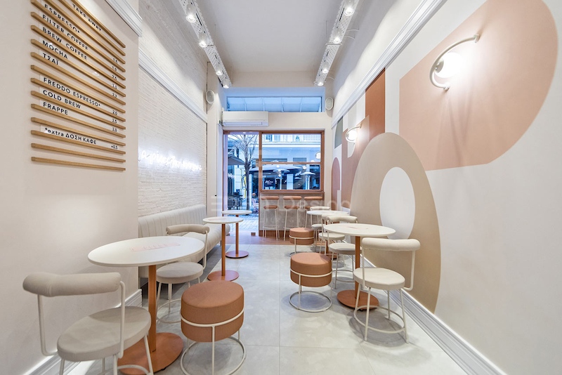 Phong cách thiết kế quán trà sữa 2 tầng phù hợp với khách hàng mục tiêu