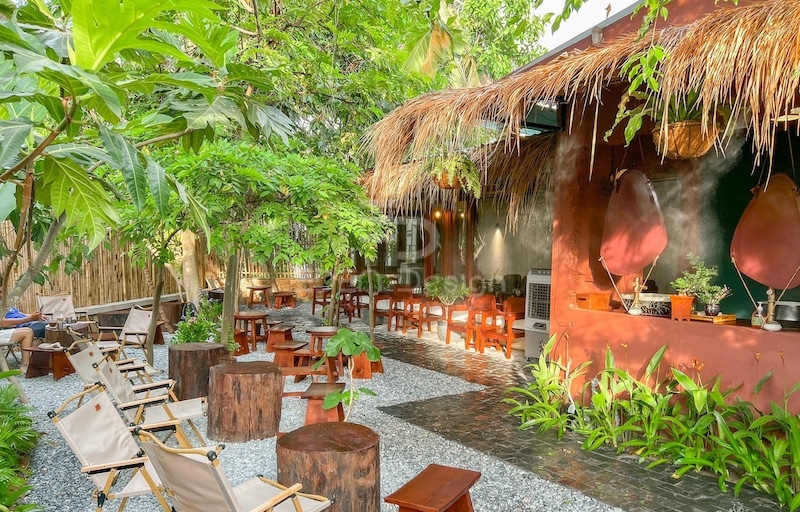 Quán cafe lấy cảm hứng từ mái nhà xưa ở vùng nông thôn Việt Nam