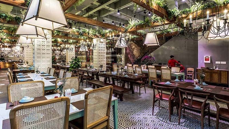 Thiết kế quán cafe phong cách Indochine không gian mở rộng rãi
