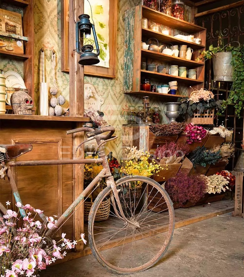 Góc check in đầy hoa và chiếc xe đạp cũ trong quán cafe Vintage