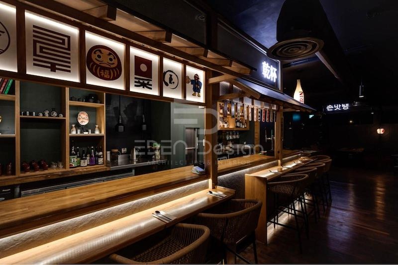 Quầy bar mô phỏng hoàn hảo các quán ăn truyền thống ở Nhật