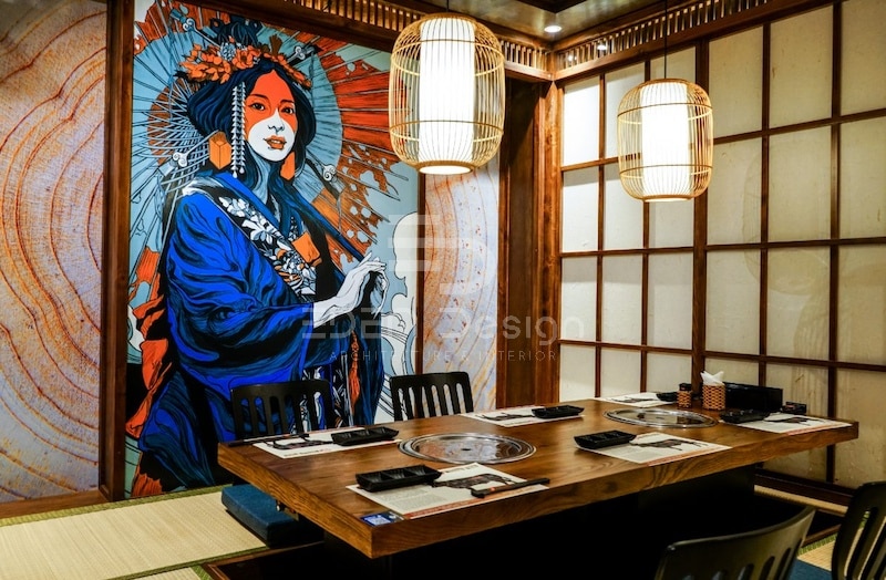 Koku Gyu trang trí bằng bức tranh tường cô gái Nhật