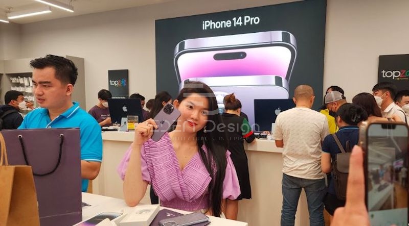 Thiết kế cửa hàng điện thoại iPhone thu hút nhiều khách hàng