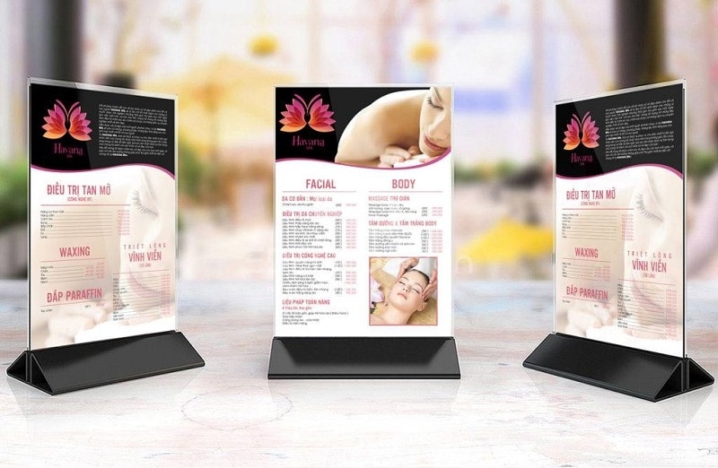 Menu standee để bàn cung cấp những thông tin cần thiết cho khách hàng