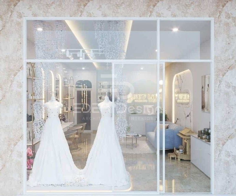 Mặt đứng showroom trắng sáng với kính trong suốt hấp dẫn ánh nhìn của người qua đường