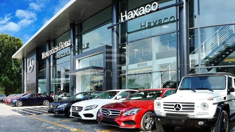 Thiết kế showroom thanh lịch và gọn gàng giúp thu hút sự chú ý của khách hàng mà không làm cho họ cảm thấy rối mắt