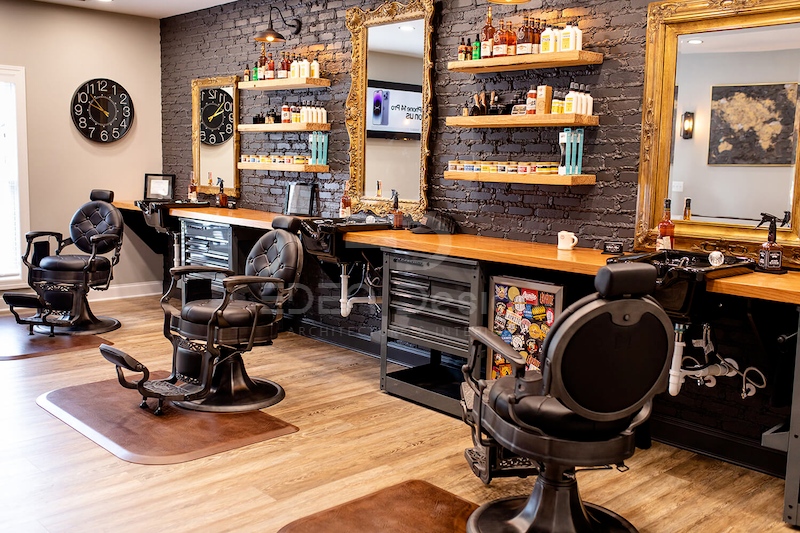 Tận dụng ánh sáng thiên nhiên cho cửa hàng tóc theo phong cách Bắc Âu.