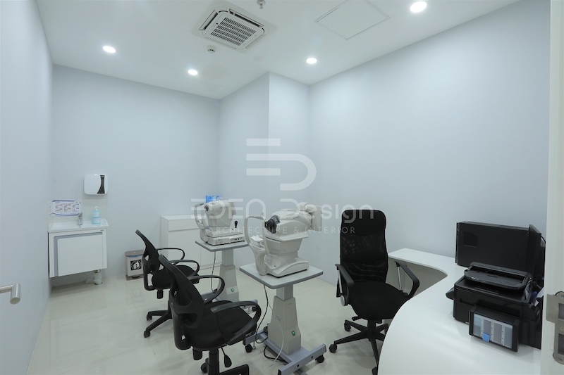 Cuộc sống bận bịu khiến cho nhu cầu mở phòng khám mắt ngày càng tăng.