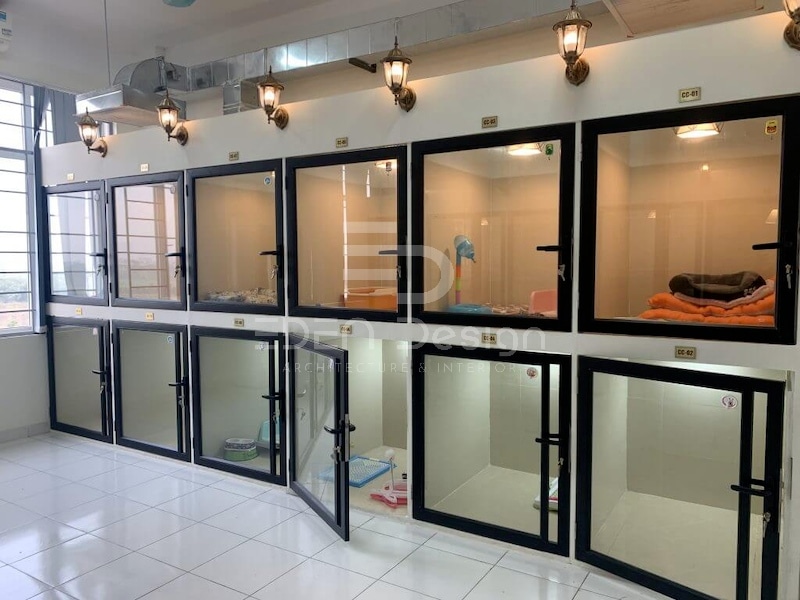 Các phòng cho thú cưng được ngăn cách vô cùng hiện đại