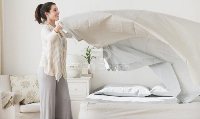 Dọn dẹp phòng ngủ sạch sẽ và thoáng mát giúp ngăn chặn gián bò vào nhà