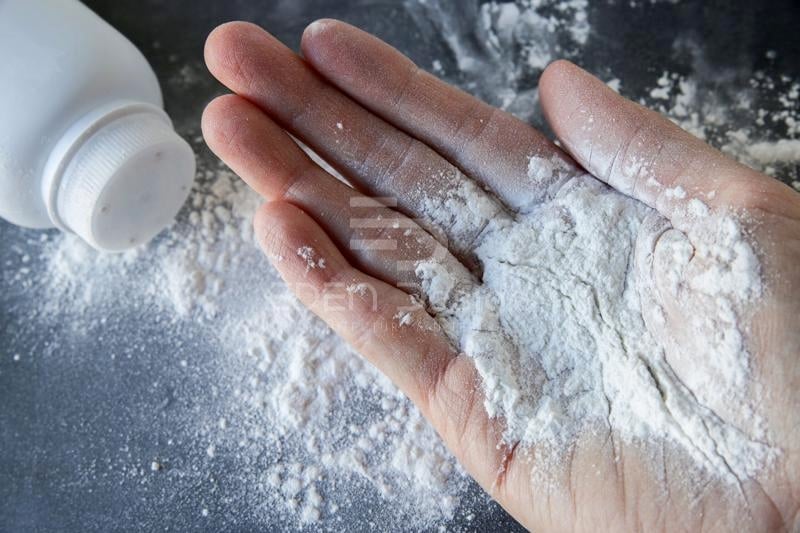 Khả năng hút ẩm cực mạnh của phấn rôm sẽ giúp bạn đuổi kiến nhanh chóng